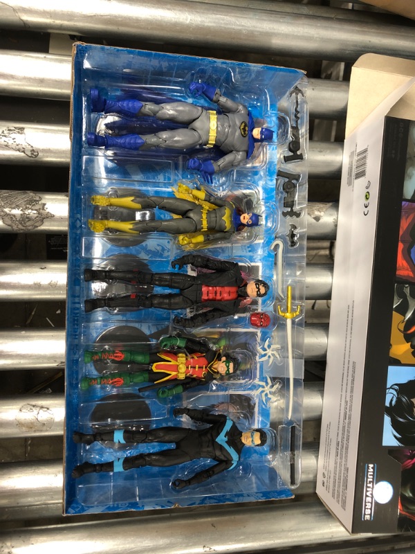 Photo 2 of DC Multiverse Multipack - BAT Family 5 Pack
