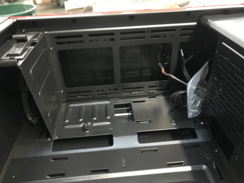 Photo 1 of (DAMAGED)Cooler Master MasterBox MB600L ATX Mid-Tower with Sleek Brushed Design, Red Side Trim, & Acrylic Side Panel
**GLASS IS CRACKED**