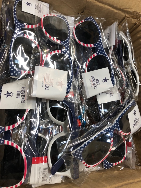 Photo 2 of Pack 30- Adult Flag Sunglasses 