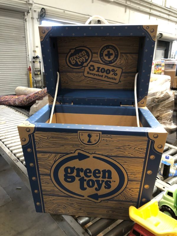 Photo 3 of Green Toys Toy Chest 
8 toys 