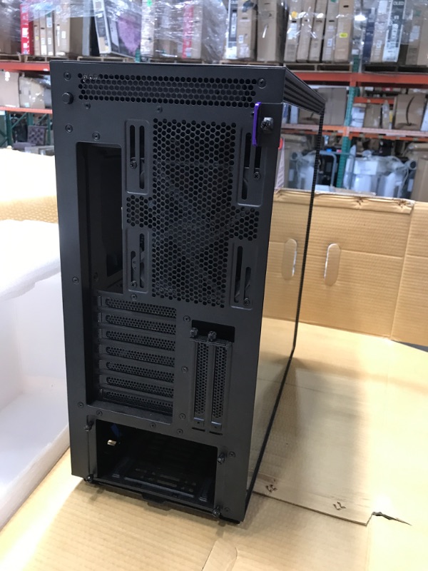 Photo 3 of cNZXT H710i - CA-H710 i-B1 - ATX Mid Tower PC Gaming Case - Front I/O USB Type-C Port - Quick-Release Tempered Glass Side Panel - Vertical GPU Mount - Integrated RGB Lighting - Black
