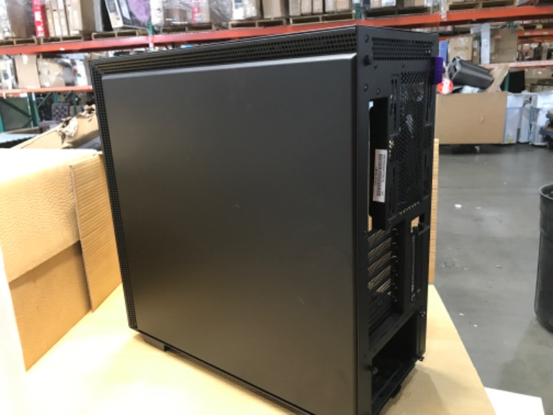 Photo 5 of cNZXT H710i - CA-H710 i-B1 - ATX Mid Tower PC Gaming Case - Front I/O USB Type-C Port - Quick-Release Tempered Glass Side Panel - Vertical GPU Mount - Integrated RGB Lighting - Black
