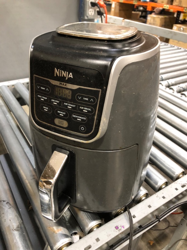 Photo 2 of (Major Use) Ninja AF161 Max XL Air Fryer that Cooks, Crisps, Roasts, Bakes, Reheats and Dehydrates, with 5.5 Quart Capacity, and a High Gloss Finish, Grey
