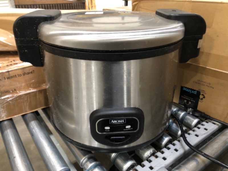 Photo 2 of (Used) Aroma Housewares 60-Cup (Cooked) (30-Cup UNCOOKED) Commercial Rice Cooker, Stainless Steel Exterior (ARC-1130S)
