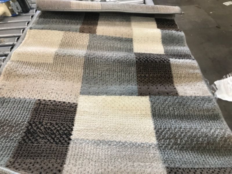 Photo 1 of 2X3 FT CUBED PATTERN AREA RUG