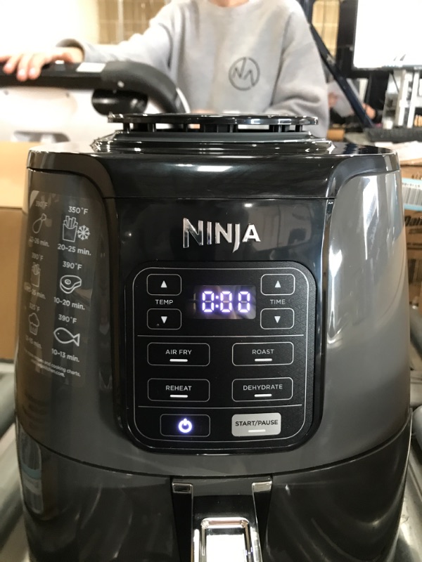 Photo 4 of 4 Qt. Electric Black Air Fryer with Recipe Book (AF101)