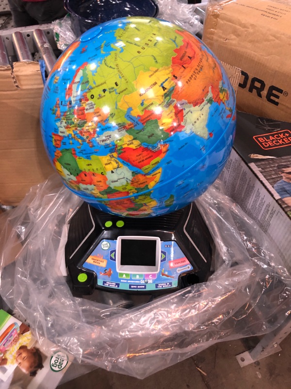 Photo 2 of 2.7 LCD Screen LeapFrog Magic Adventures Globe (Frustration Free Packaging) with Stylus
