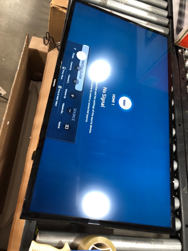 Photo 2 of SAMSUNG 40-inch Class LED Smart FHD TV 1080P (UN40N5200AFXZA, 2019 Model)
