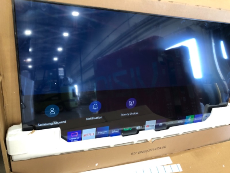Photo 1 of **TESTED** SAMSUNG 65-Inch Class Crystal 4K UHD AU8000 Series HDR, 3 HDMI Ports, Motion Xcelerator, Tap View, PC on TV, Q Symphony, Smart TV with Alexa Built-In (UN65AU8000FXZA, 2021 Model)
