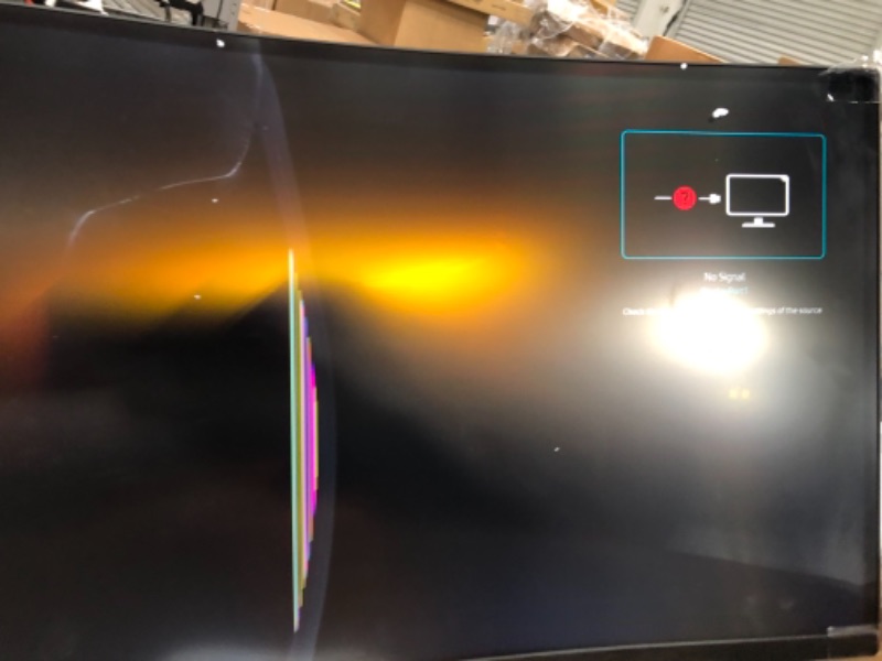 Photo 4 of DAMAGED SCREEN SMALL CRACK 
SAMSUNG 49-inch Odyssey G9 Gaming Monitor | QHD, 240hz, 1000R Curved, QLED, NVIDIA G-SYNC & FreeSync | LC49G95TSSNXZA Model