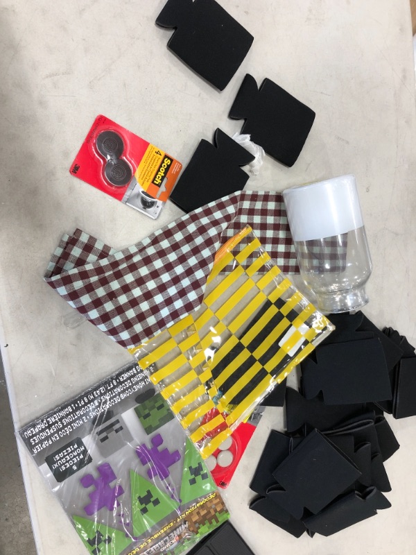 Photo 1 of MIXED BUNDLE OF HOME GOODS AND CUP HOLDERS**8 ITEMS** 