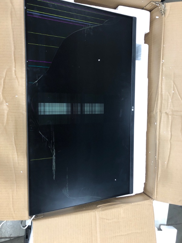 Photo 2 of **DISPLAY NEEDS REPAIR SHOWS LINES ON SCREEN** LG 32UN880-B 32" UltraFine Display Ergo UHD 4K IPS Display with HDR 10 Compatibility and USB Type-C Connectivity, Black
