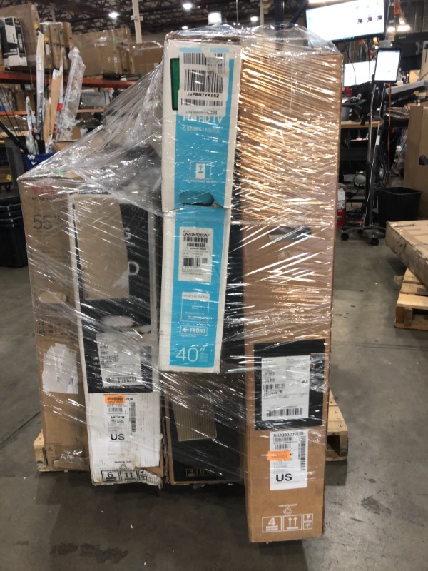 Photo 4 of NONREFUNDABLE**PALLET OF 7 BROKEN TVS AND MONIOTRS**