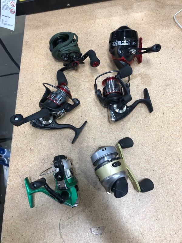 Photo 1 of **BUNDLE OF 6 ASSORTED FISHING REELS 