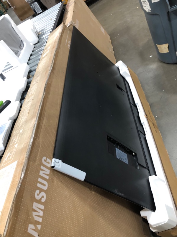 Photo 5 of SAMSUNG 65-Inch Class QLED Q70A Series - 4K UHD Quantum HDR Smart TV with Alexa Built-in (QN65Q70AAFXZA)
