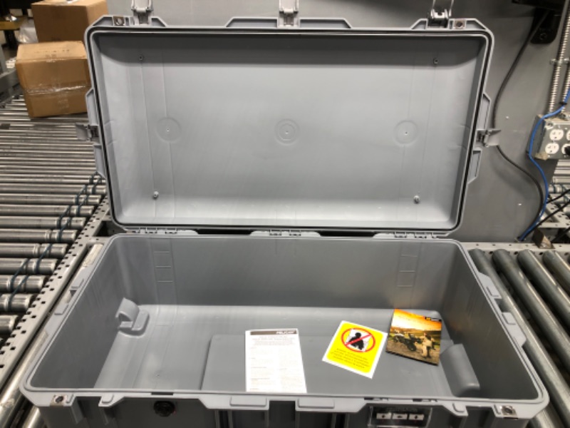 Photo 4 of Pelican Air 1615 Case No Foam - Silver
