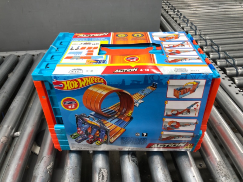 Photo 2 of ?Hot Wheels Race Crate with 3 Stunts in 1 Set Portable Storage Ages 6 to 10 [Amazon Exclusive]