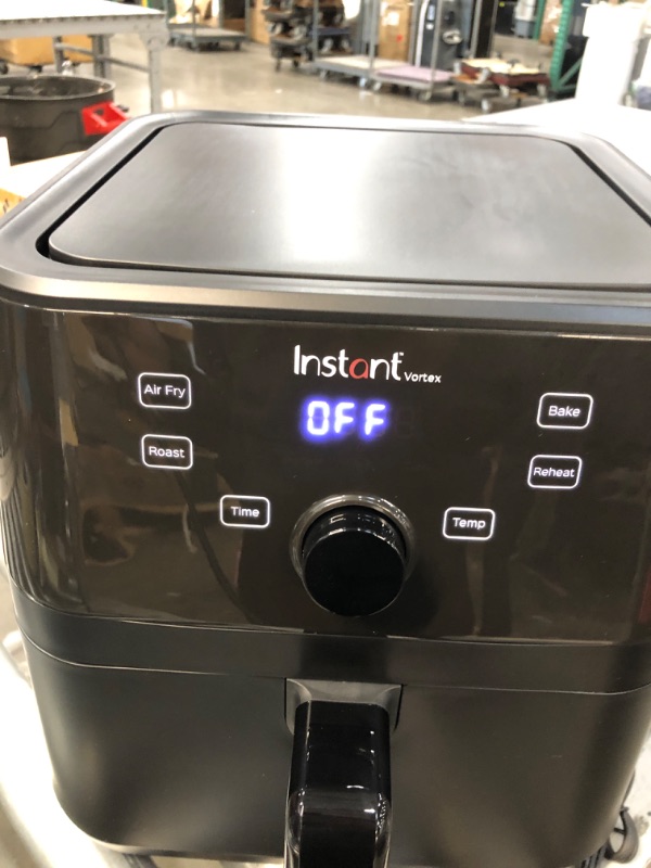 Photo 3 of 5.7 qt. Black Vortex Air Fryer