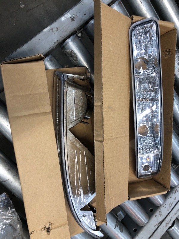 Photo 3 of **SIMILAR TO STOCK PHOTO** 1999-2002 Chevrolet Silverado 1500 - Driver and Passenger Side Headlight Kit, With bulb(s), Halogen, Clear Lens, includes Headlights and Parking Lights
