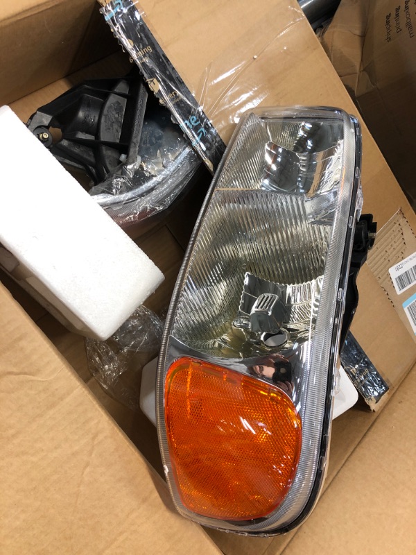 Photo 4 of **SIMILAR TO STOCK PHOTO** 1999-2002 Chevrolet Silverado 1500 - Driver and Passenger Side Headlight Kit, With bulb(s), Halogen, Clear Lens, includes Headlights and Parking Lights
