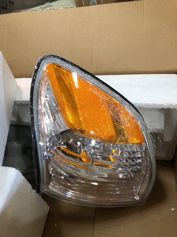 Photo 2 of AUTOSAVER88 Headlight Assembly Compatible with 2005-2006 Tundra Double/Crew Cab 2005-2007 Sequoia Chrome Housing Clear Lens(Not suitable for Regular Cab and Assess Cab)
