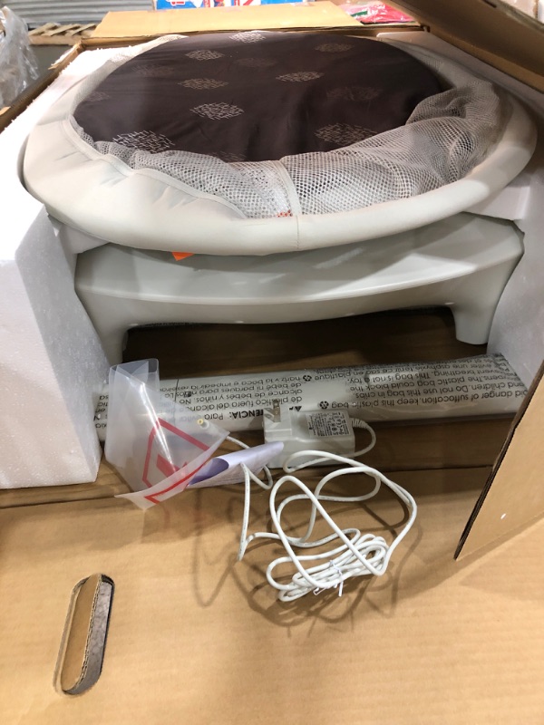 Photo 3 of 4moms mamaRoo sleep bassinet