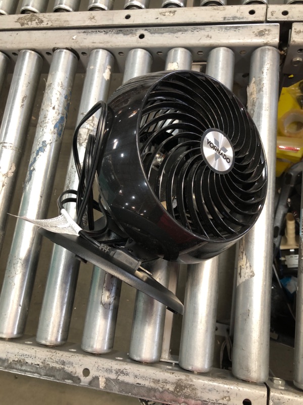 Photo 2 of *PARTS ONLY & NONFUNCTIONAL Vornado 460 Small Whole Room Air Circulator Fan with 3 Speeds, 460-Small, Black Black 460 - Small Fan