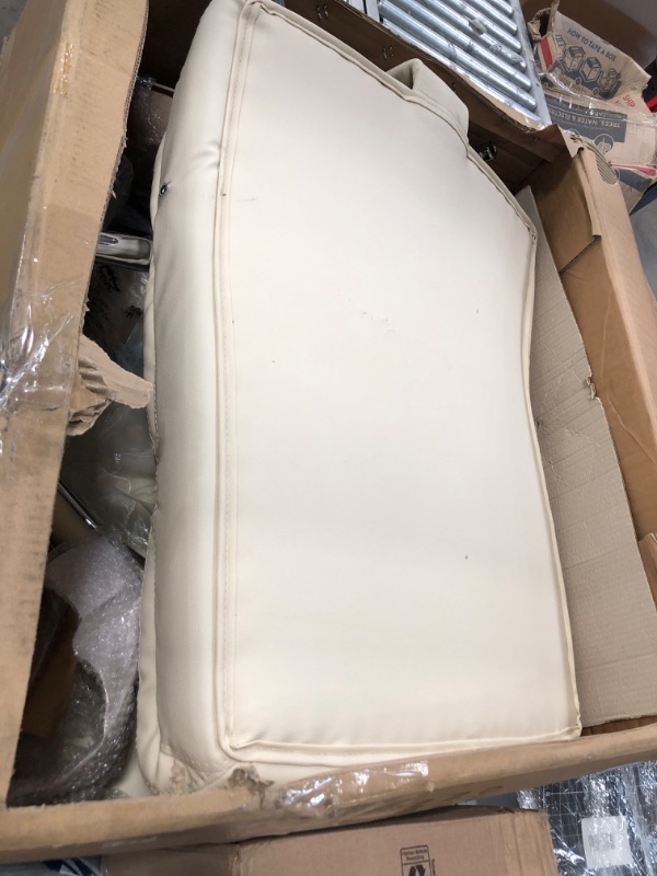 Photo 1 of MINOR DAMAGE *
Amazon Basics Modern Executive Chair