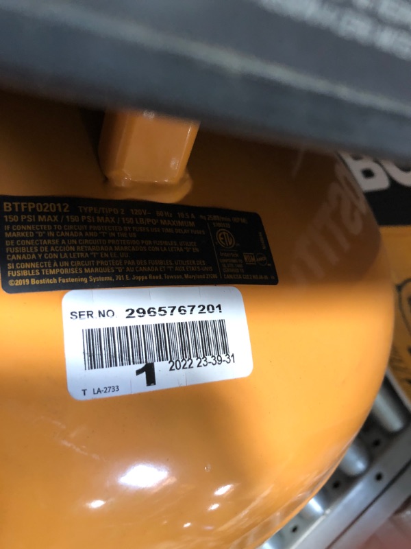 Photo 1 of ***HAS A SLOW LEAK*** BOSTITCH BTFP02012 6-Gallon Pancake Compressor