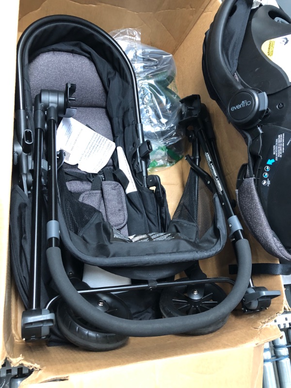 Photo 2 of Evenflo Pivot Modular Travel System With SafeMax Car Seat**Missing Toddler Bar**