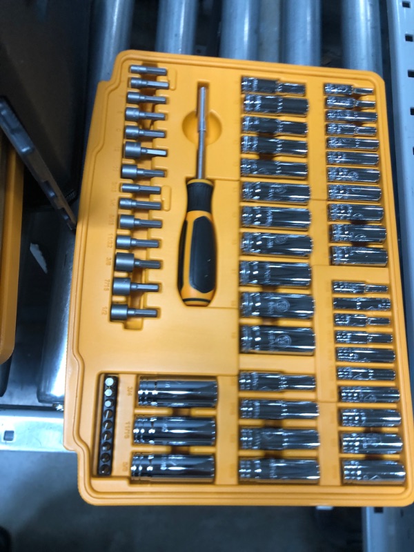 Photo 4 of **OPENED**
GearWrench 239 Pc. 1/4, 3/8, 1/2 Drive Metric SAE Socket and Ratchet Set with Storage Box