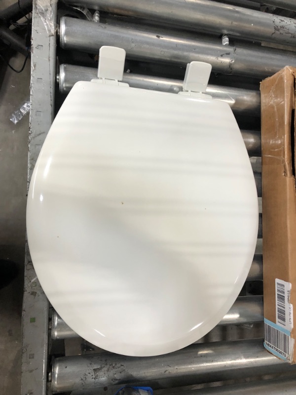 Photo 1 of 14 X 15 WHITE TOILET SEAT