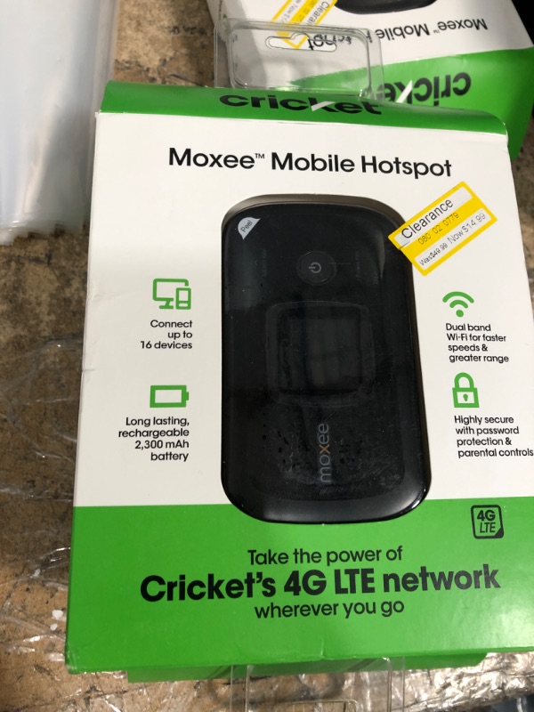 Photo 2 of Cricket Prepaid Moxee Hotspot (256MB) - Black
