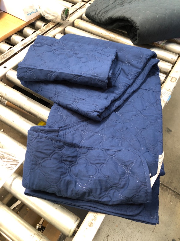 Photo 2 of  Tempcore 90"x96" Blue Blanket 
 Tempcore 68"x86" Royal Blue Blanket With One Pillow Case 