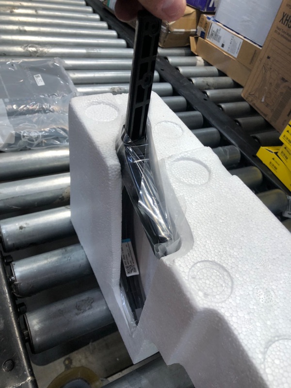 Photo 1 of SAMSUNG 40-inch Class LED Smart FHD TV 1080P (UN40N5200AFXZA, 2019 Model)
