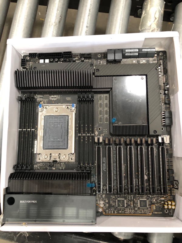 Photo 3 of ASUS Pro WS WRX80E-SAGE SE WIFI AMD Threadripper Pro EATX workstation motherboard (PCIe 4.0, ASMB9-iKVM, 2x10Gb LAN, 7xPCIe 4.0 X16 slots, 3xM.2,2xU.2 ports, 11 USB 3.2 Gen 2 ports,8-channel DDR4 ECC)
