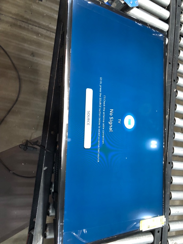 Photo 2 of SAMSUNG 40-inch Class LED Smart FHD TV 1080P (UN40N5200AFXZA, 2019 Model)