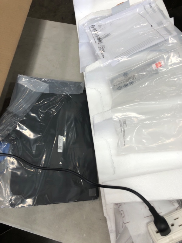 Photo 1 of Samsung - 65” Class Q80B QLED 4K Smart Tizen TV
