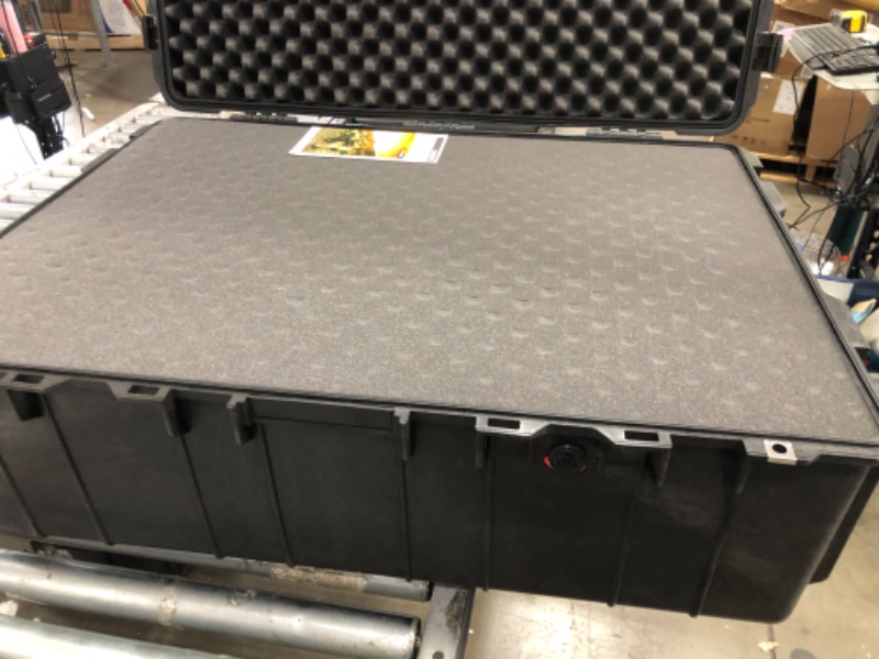 Photo 6 of Pelican Large Transport Case With 5-piece Foam Set 1730-000-110