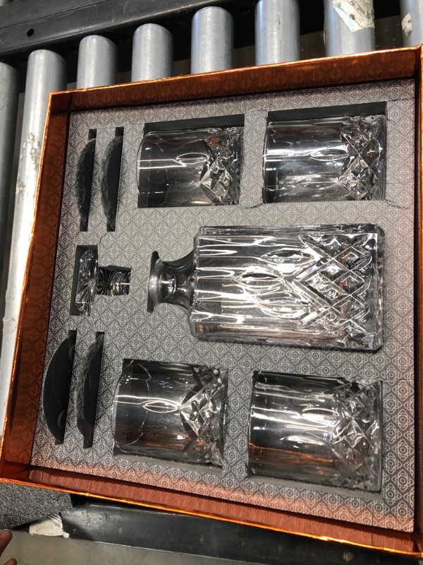 Photo 2 of 10 pieces Crystal Whiskey Decanter Set
