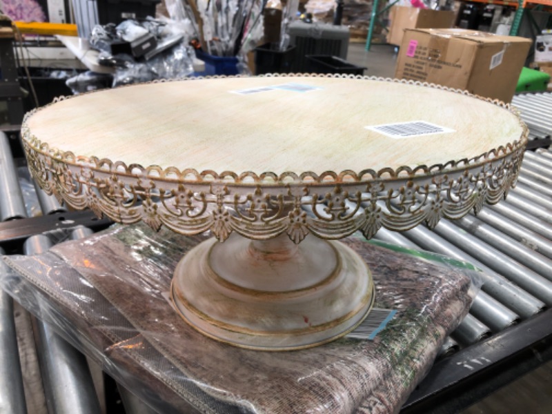 Photo 1 of 22" décor table 