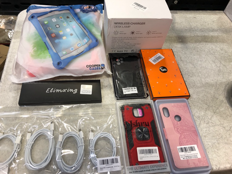 Photo 1 of Miscellaneous travel tech bundle for iphone/samsung