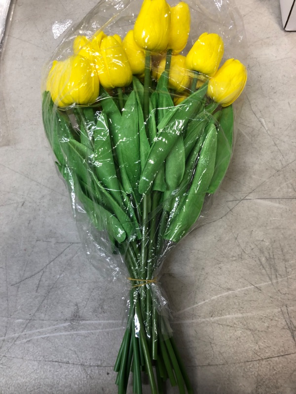 Photo 2 of 20pcs Artificial Tulips PU Touch Single Stem Fake Flower Bouquet Arrangement for Home Party Wedding Decoration (Yellow)
