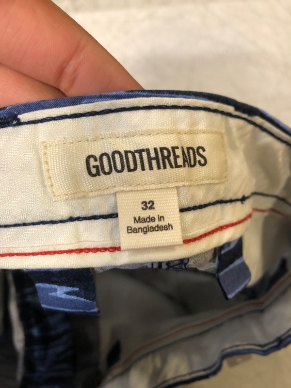 Photo 1 of Goodthreads Men's Slim-Fit 7" Flat-Front Comfort Stretch Chino Short
SIZE 32