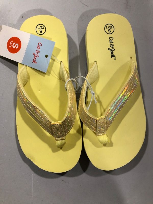 Photo 2 of Girls' Ava Slip-on Thong Sandals - Cat & Jack Yellow S