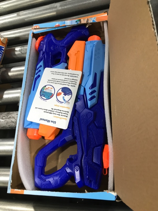 Photo 1 of Generic Water guns 2pk 