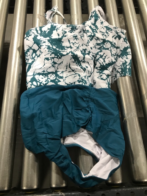 Photo 1 of 2 pice womens swimming outfut Size M 