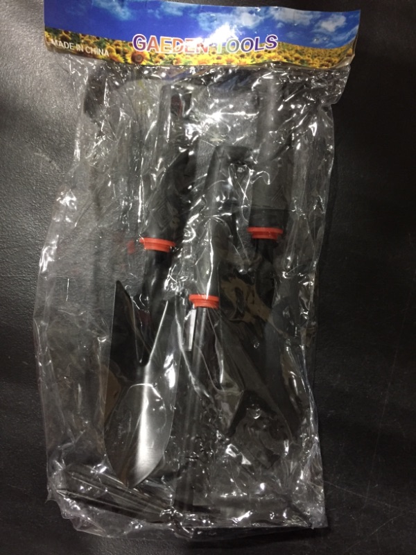 Photo 1 of 3PCS GARDEN TOOL SET 