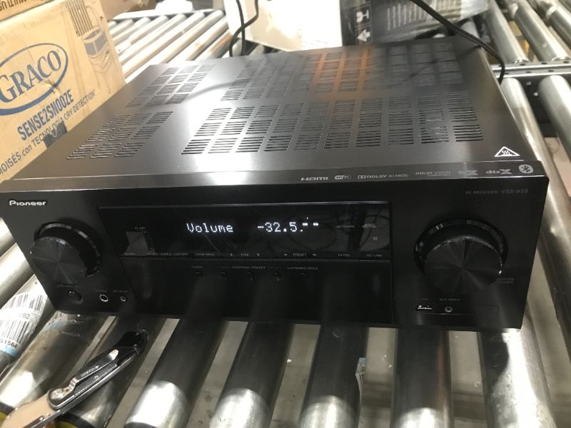 Photo 2 of Pioneer VSX935 7.2 Channel Network AV Receiver
