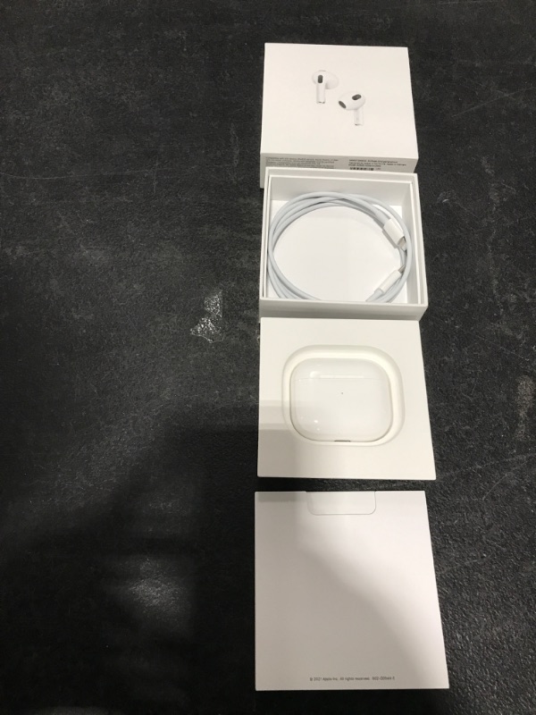 Photo 1 of Apple AirPods (3rd Generation) Wireless Earbuds with Lightning Charging Case. Spatial Audio, Sweat and Water Resistant, Up to 30 Hours of Battery Life. Bluetooth Headphones for iPhone
USED 